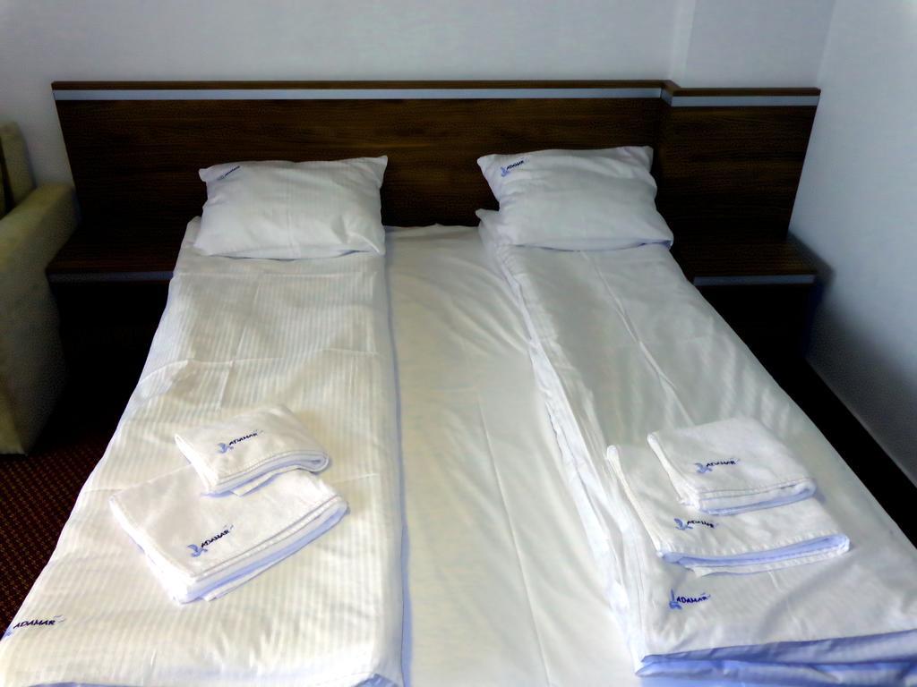 Adamar Jastrzebia Gora Bed & Breakfast Phòng bức ảnh