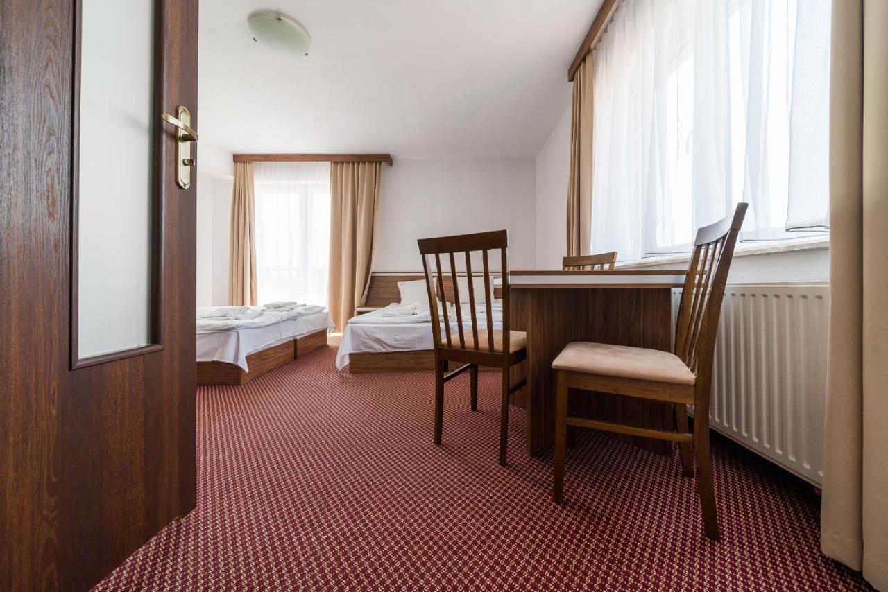Adamar Jastrzebia Gora Bed & Breakfast Ngoại thất bức ảnh